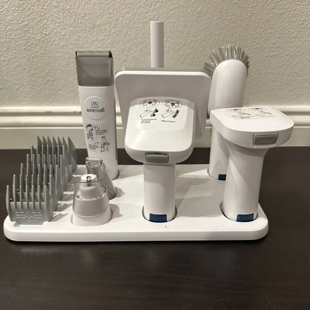 ONEISALL Dog Grooming Kit & Pet Hair Vacuum 7 in 1 Professional Vacuum